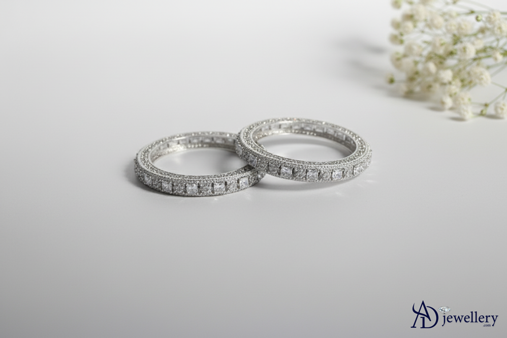 Ensemble de bracelets ADjewellery plaqués rhodium et sertis de zircone cubique Empress à facettes carrées